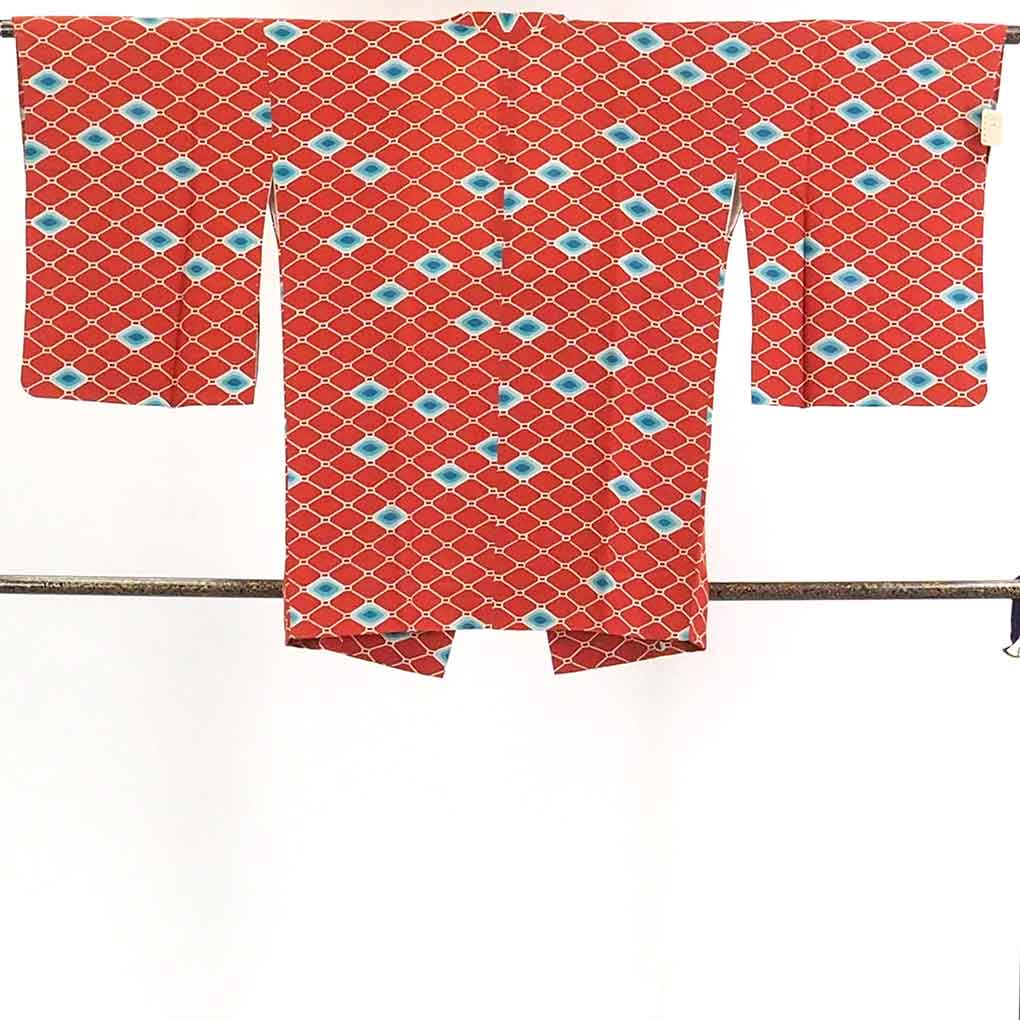 リサイクル 道行コート 赤地 連続模様 袷 正絹 レディース 秋冬春用 シルク レッド 裄Mサイズ身丈82cm 裄64cm 袖丈52cm【ランクB】