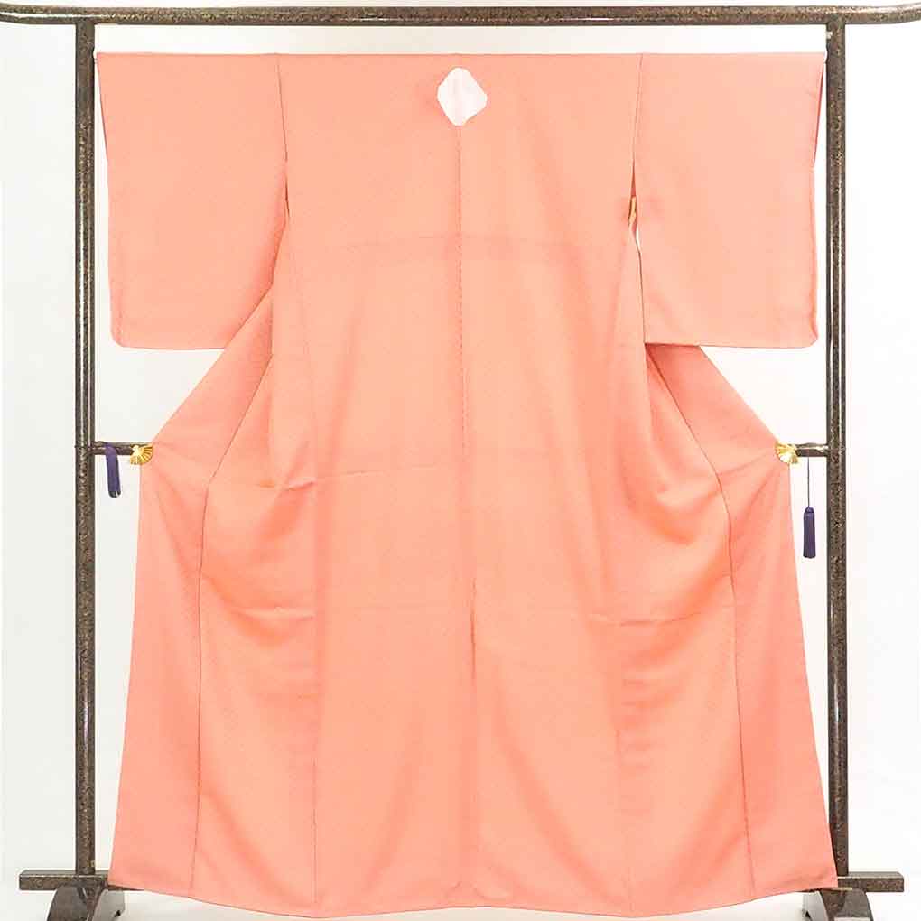 リサイクル 色無地 ピンク地 袷 対い藤菱紋 正絹 着物 レディース 秋冬春用 シルク ピンク 裄Lサイズ身丈164cm 裄67cm 前幅24cm 後幅30cm 袖丈56cm【ランクS】