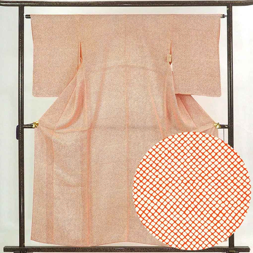 リサイクル着物 小紋 朱赤地 連続模様 単衣 正絹 着物 レディース 初夏・初秋用 シルク レッド 裄Mサイズ リユース身丈158cm 裄64cm 前幅24.5cm 後幅29cm 袖丈56cm【ランクA】