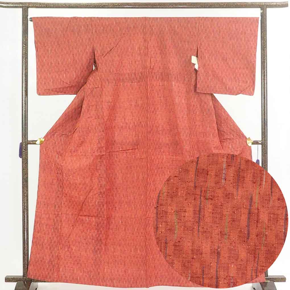 リサイクル着物 紬 赤茶地 連続模様 単衣 正絹 着物 レディース 初夏・初秋用 シルク ブラウン 裄Sサイズ トールサイズ リユース身丈164cm 裄62cm 前幅27cm 後幅31cm 袖丈49cm【ランクC】