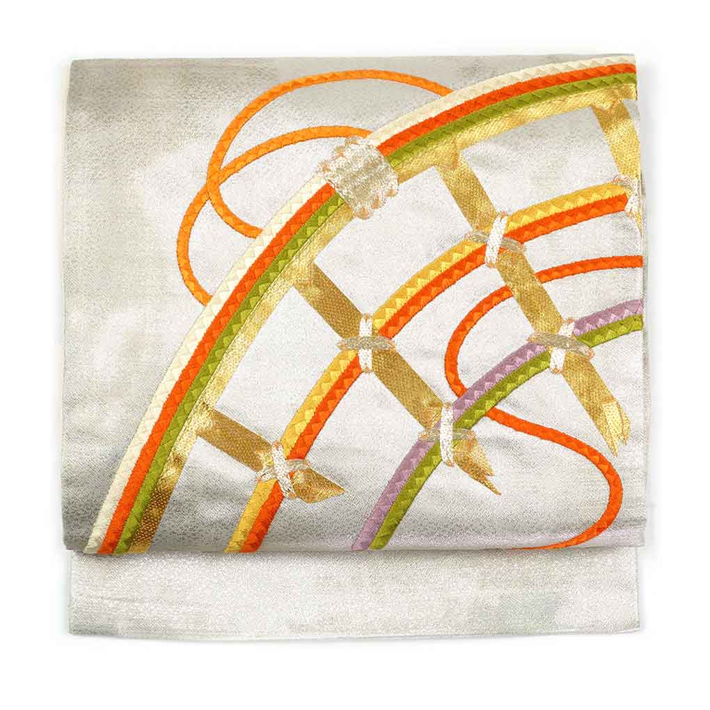 リサイクル帯 名古屋帯 銀地 金駒刺繍 正絹 九寸帯 レディース 秋冬春用 シルク シルバー フリーサイズ リユース幅30cm 長さ350cm【ランクA】