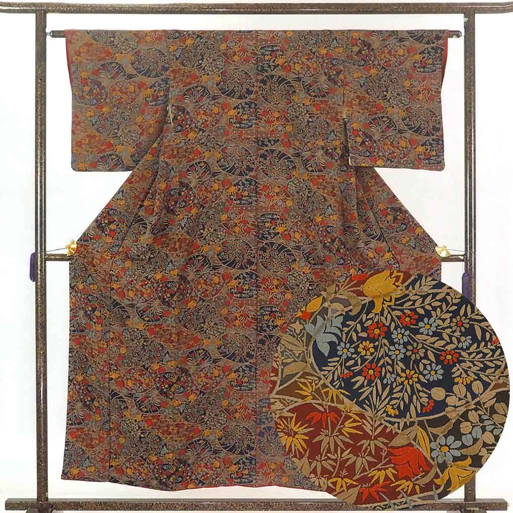 リサイクル着物 小紋 茶色地 花柄総柄 袷 正絹 着物 レディース 秋冬春用 シルク ブラウン 裄Lサイズ リユース身丈155cm 裄67cm 前幅22.5cm 後幅29cm 袖丈48cm【ランクA】