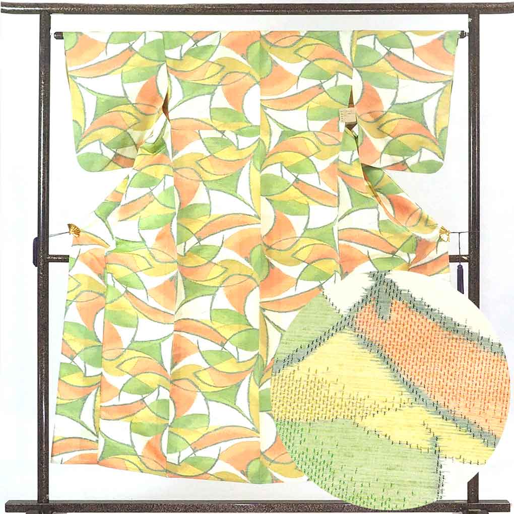 リサイクル着物 紬 白地 連続模様 単衣 正絹 着物 レディース 初夏・初秋用 シルク ホワイト 裄Mサイズ リユース身丈160cm 裄63cm 前幅23cm 後幅30cm 袖丈47cm【ランクA】