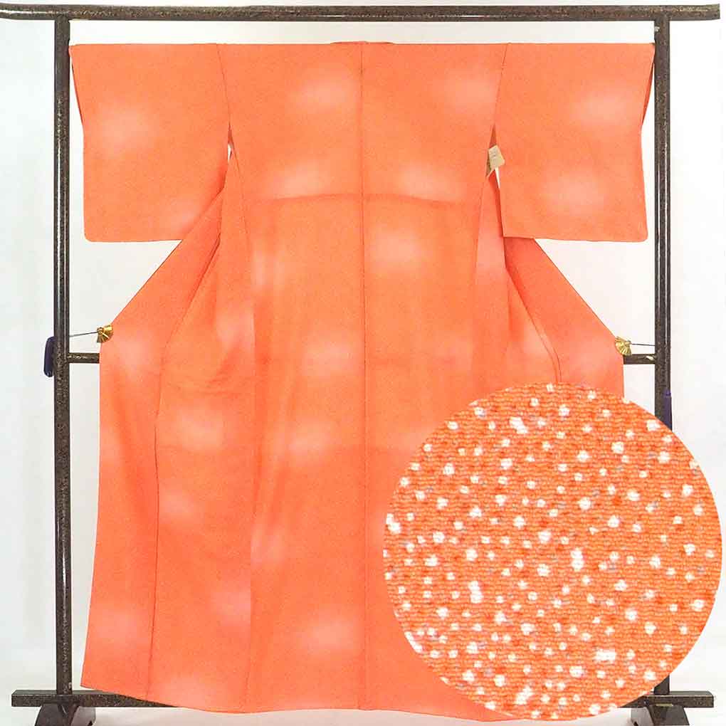 リサイクル着物 小紋 オレンジ地 たたき染 袷 一つ紋入 正絹 着物 未使用品 レディース 秋冬春用 シルク オレンジ 裄Lサイズ リユース身丈163cm 裄67cm 前幅24cm 後幅28cm 袖丈48cm【ランクS】