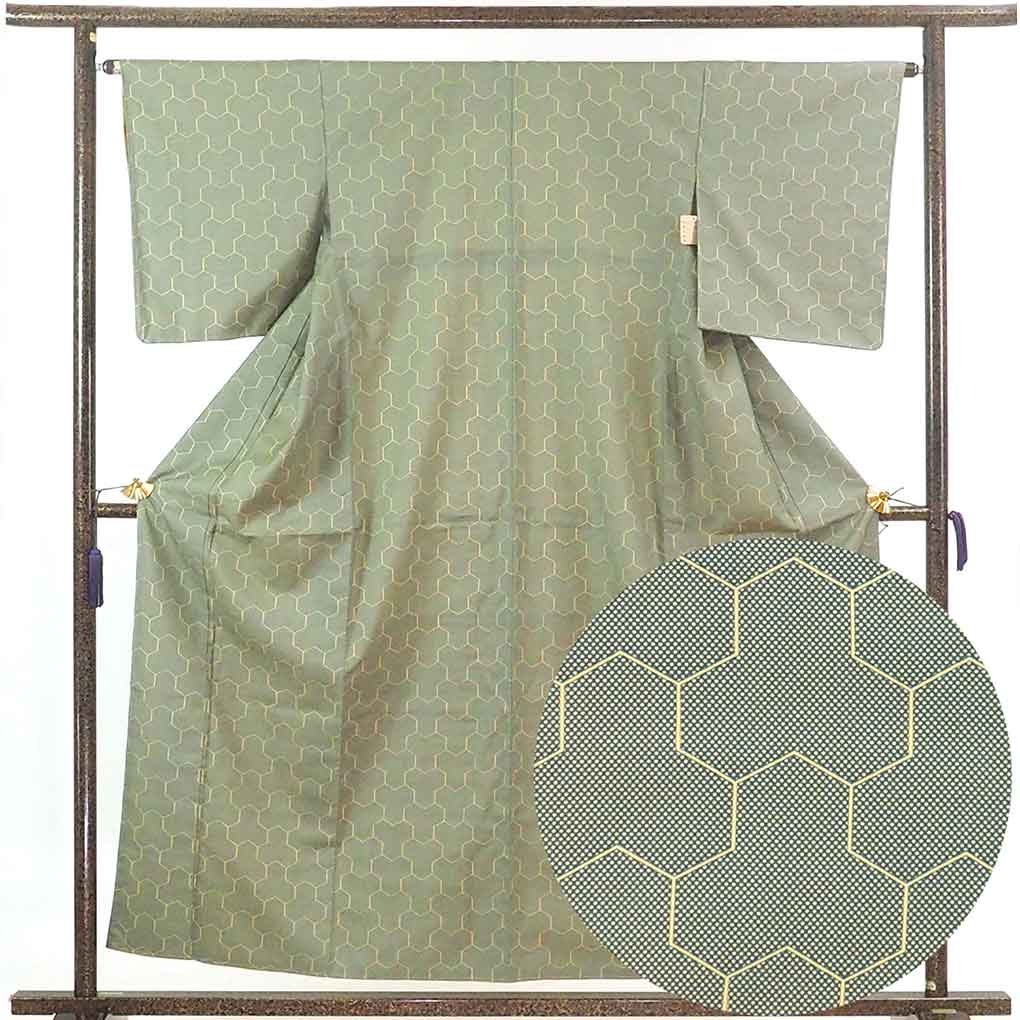 リサイクル着物 紬 グリーン地 毘沙門亀甲柄 袷 正絹 着物 未使用品 
