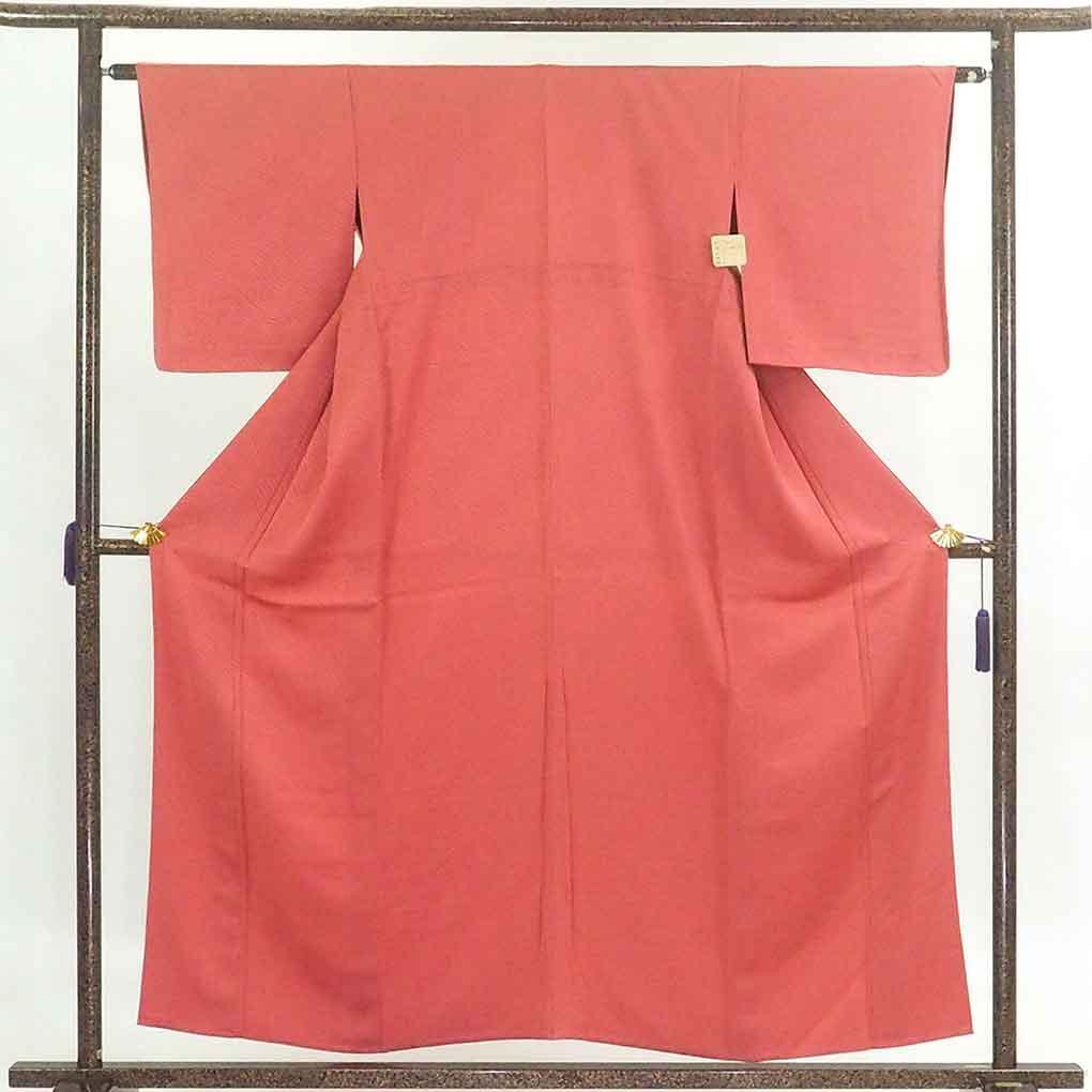 リサイクル着物 色無地 赤地 単衣 正絹 着物 レディース 初夏・初秋用 シルク ピンク 裄Mサイズ リユース身丈157cm 裄63cm 前幅23cm 後幅28cm 袖丈49cm【ランクA】