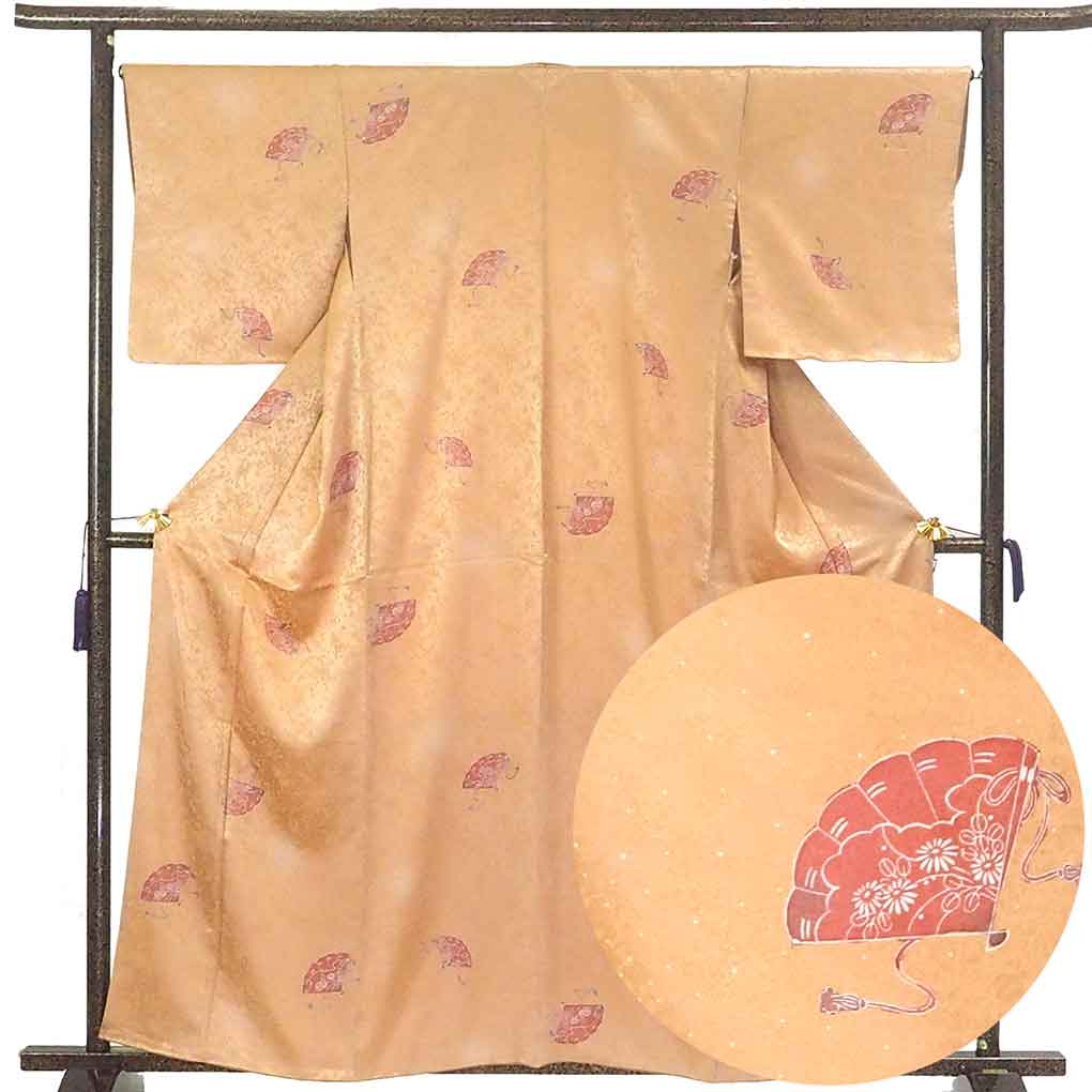 リサイクル着物 小紋 茶色地 扇面柄 袷 正絹 着物 未使用品 レディース 秋冬春用 シルク ブラウン 裄Lサイズ リユース身丈160cm 裄67cm 前幅26cm 後幅31cm 袖丈48cm【ランクS】