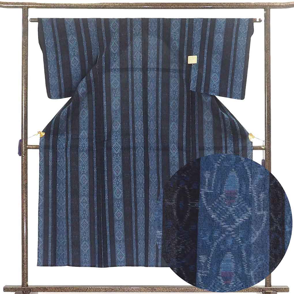 リサイクル着物 紬 紺地 先染縦縞 単衣 正絹 着物 レディース 初夏・初秋用 シルク ネイビー 裄Sサイズ リユース身丈151cm 裄62cm 前幅23cm 後幅29cm 袖丈50cm【ランクA】