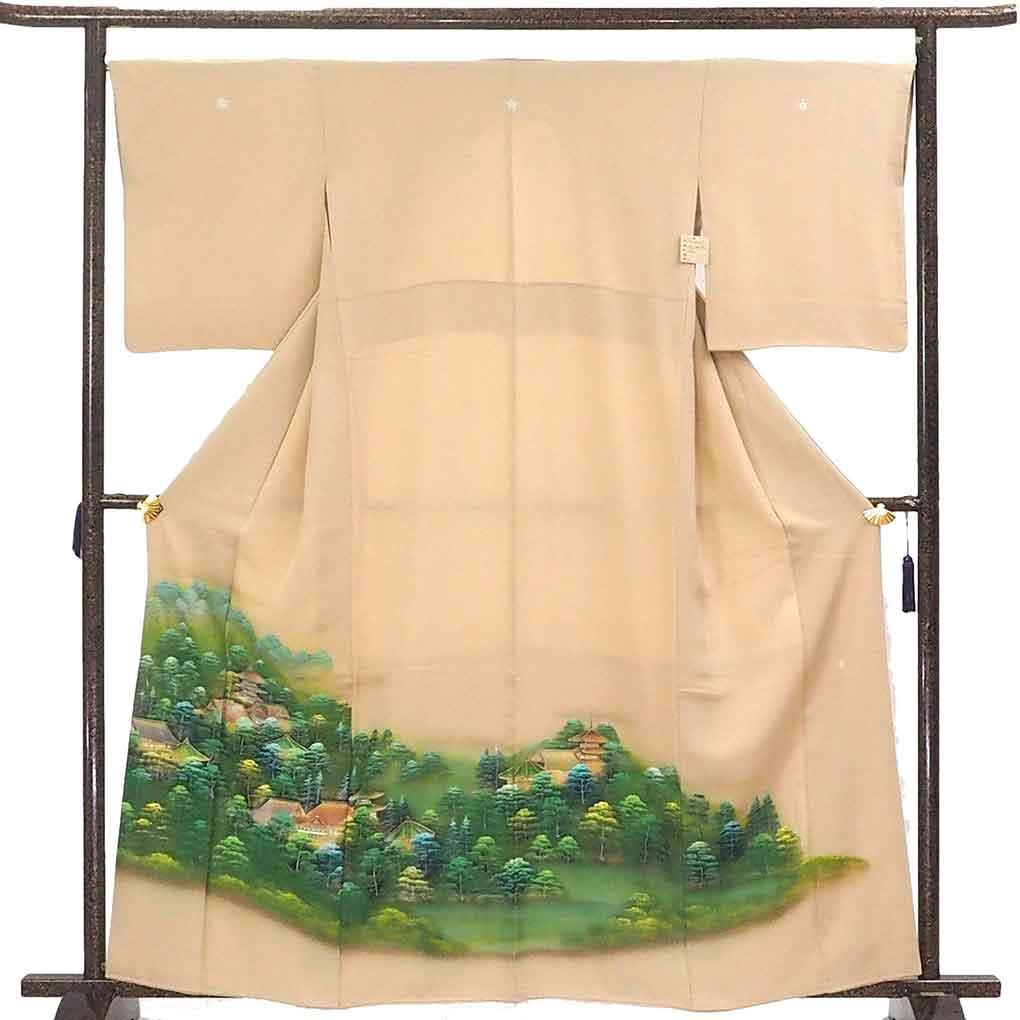 リサイクル着物 色留袖 薄茶地 風景画 袷 桔梗紋 正絹 着物 レディース 秋冬春用 シルク ブラウン 裄Lサイズ リユース身丈162cm 裄68cm 前幅24cm 後幅30cm 袖丈50cm【ランクA】