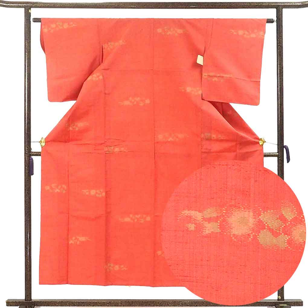 リサイクル 紬 着物 身丈154cm 裄63cm 前幅23cm 後幅28cm 袖丈50.5cm 袖幅32cm レディース 単衣 花柄 裄Mサイズ 初夏・初秋用 正絹（シルク）ピンク地 やや難 リサイクル リメイク リユース【ランクB】
