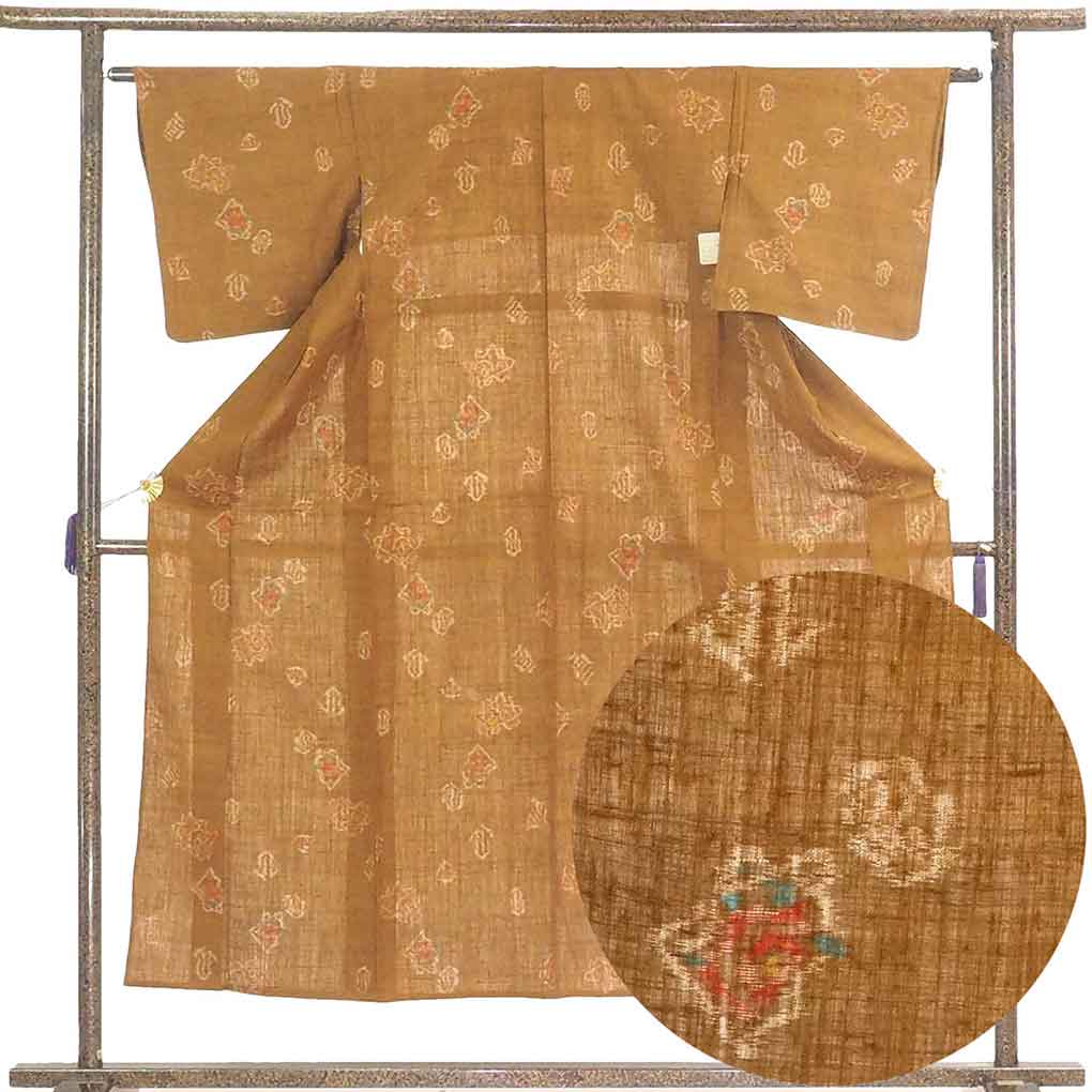 リサイクル 紬 着物 身丈151cm 裄63cm 前幅24cm 後幅29cm 袖丈45cm 袖幅33cm レディース 単衣 連続模様 裄Mサイズ 初夏・初秋用 正絹（シルク）茶色 美品 リサイクル リメイク リユース【ランクA】