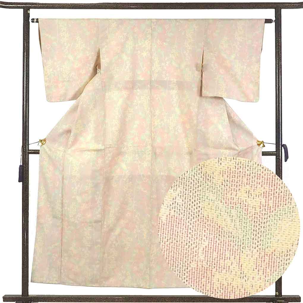 リサイクル 紬 着物 身丈155cm 裄63cm 前幅23.5cm 後幅28cm 袖丈49cm 袖幅32cm レディース 袷 連続模様 裄Mサイズ 秋冬春用 正絹（シルク） ベージュ 美品 リサイクル リメイク リユース【ランクA】