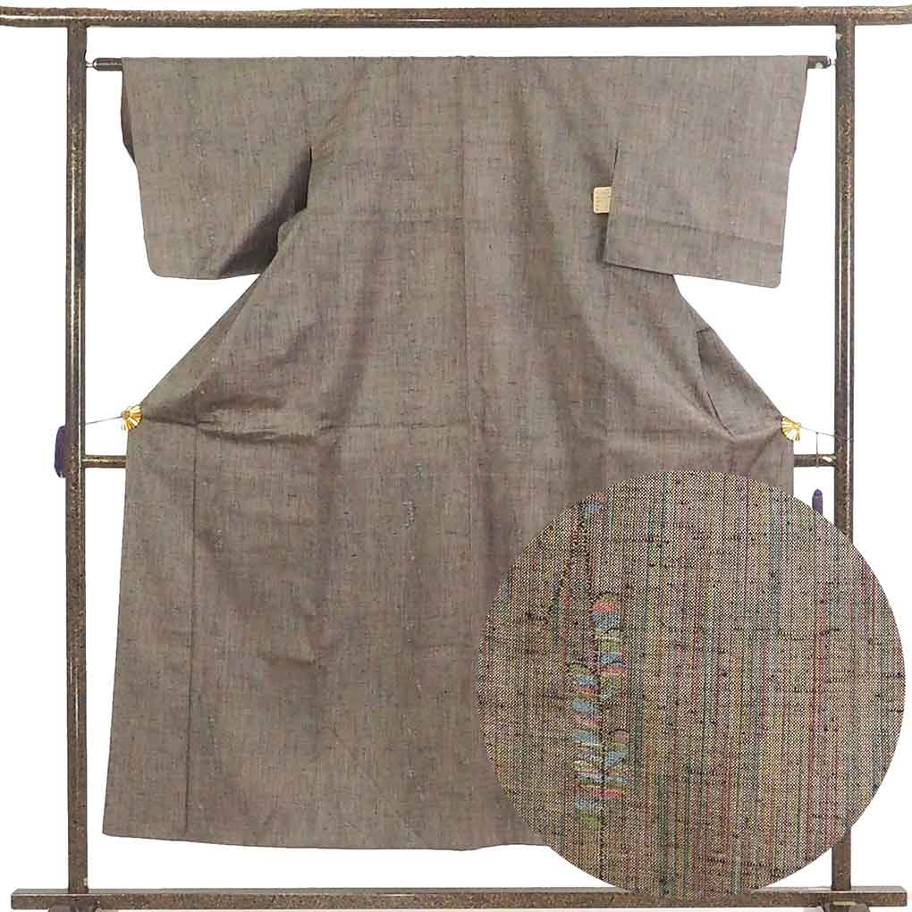 リサイクル 紬 着物 身丈154cm 裄62cm 前幅25cm 後幅30cm 袖丈45cm 袖幅32cm レディース 胴抜裾八掛 連続模様 裄Sサイズ 秋冬春用 正絹（シルク） グレー 美品 リサイクル リメイク リユース【ランクA】