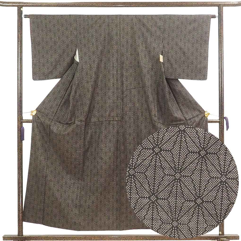 紬 リサイクル着物 身丈155cm 裄63cm 前幅26cm 後幅29.5cm 袖丈47cm 袖幅32cm レディース 袷 麻の葉 裄Mサイズ 秋冬春用 正絹（シルク）ブラウン やや難 大島紬 リメイク リユース【ランクB】