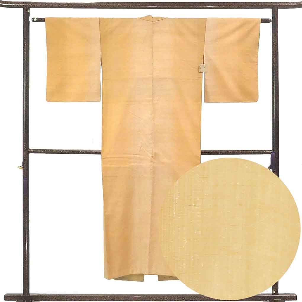 紬 リサイクル着物 身丈143cm 裄61cm 前幅22cm 後幅28cm 袖丈48cm 袖幅30.5cm レディース 袷 無地 裄Sサイズ 秋冬春用 正絹（シルク）イエロー 美品 リメイク リユース【ランクA】