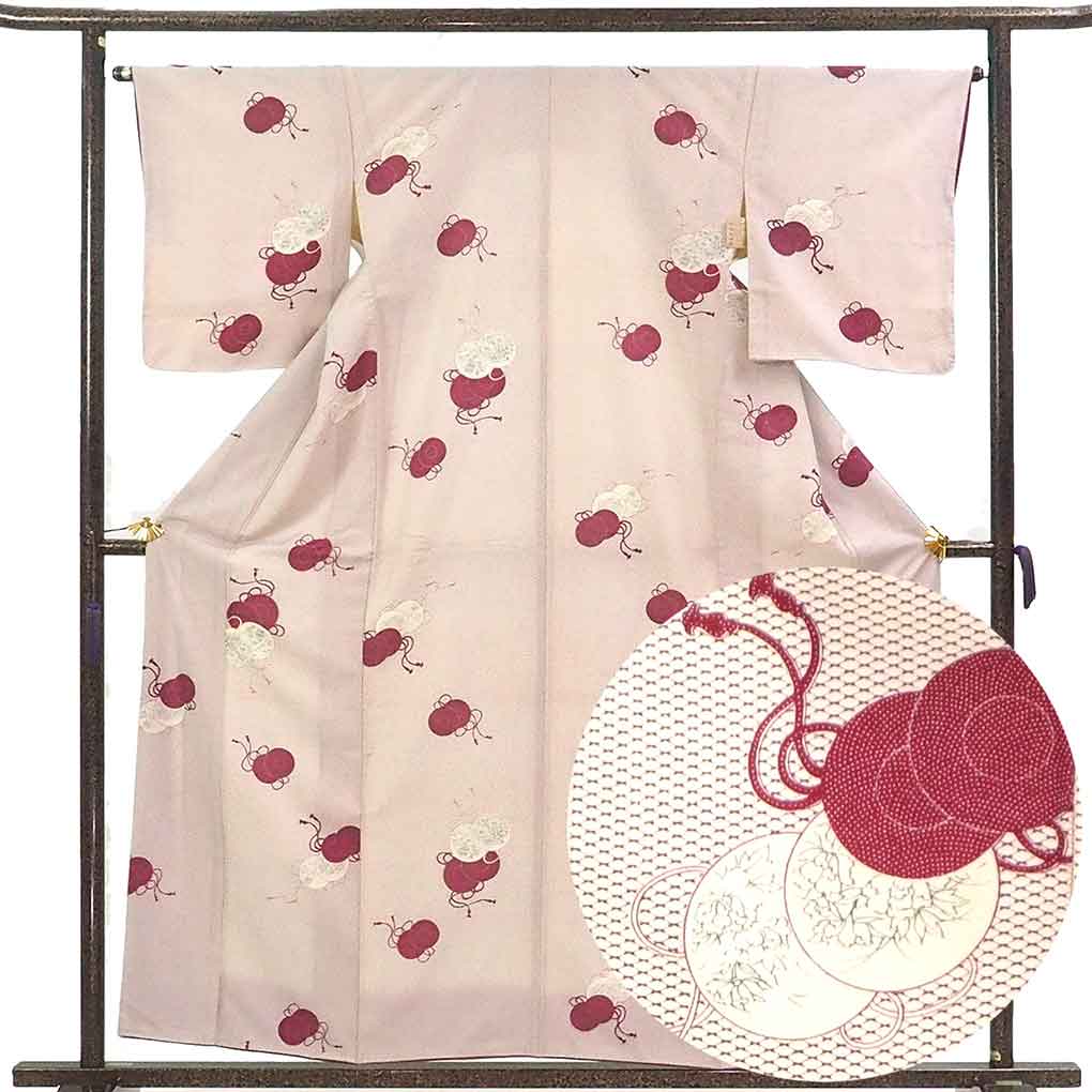 小紋 リサイクル着物 身丈157cm 裄65cm 前幅22.5cm 後幅28cm 袖丈49cm 袖幅32cm レディース 袷 鼓 裄Mサイズ 秋冬春用 正絹（シルク）ホワイト 美品 リメイク リユース【ランクA】