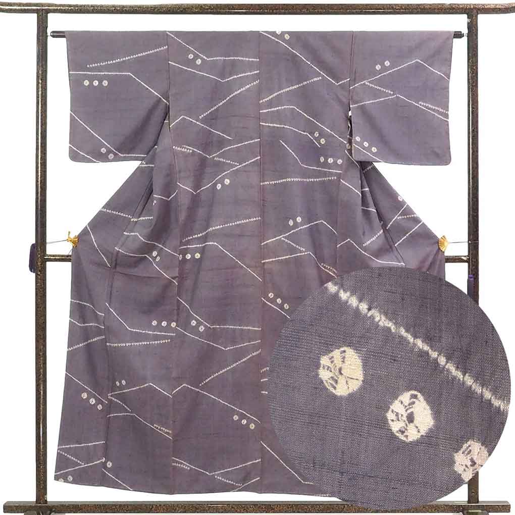 紬 リサイクル着物 身丈156cm 裄63cm 前幅23.5cm 後幅30.5cm 袖丈45cm 袖幅32cm レディース 袷 絞り 裄Mサイズ 秋冬春用 正絹（シルク）グレー やや難 リメイク リユース【ランクB】