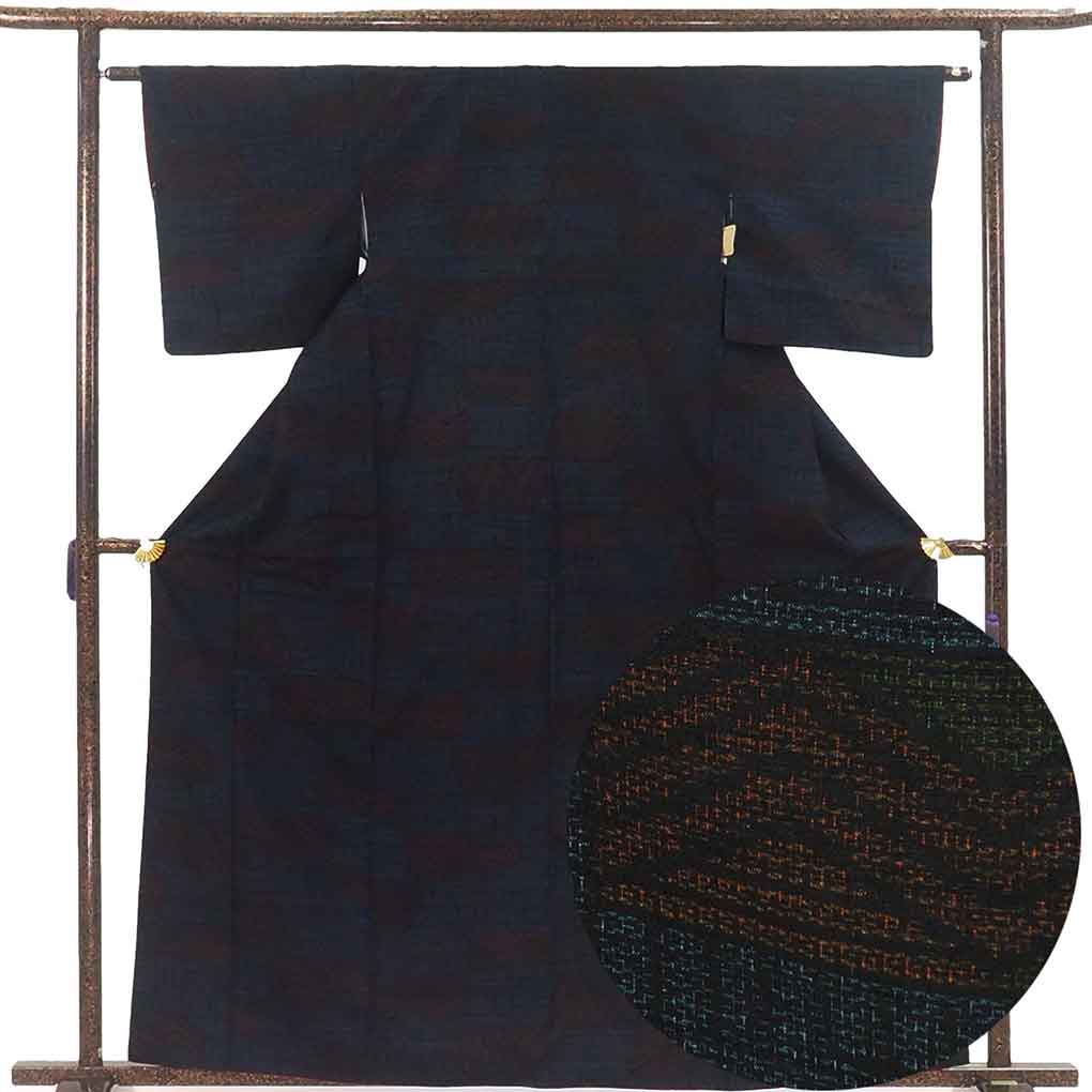 紬 リサイクル着物 身丈155cm 裄62cm 前幅22cm 後幅28cm 袖丈47.5cm 袖幅32cm レディース 袷 抽象柄 裄Sサイズ 秋冬春用 正絹（シルク）ネイビー 美品 リメイク リユース【ランクA】