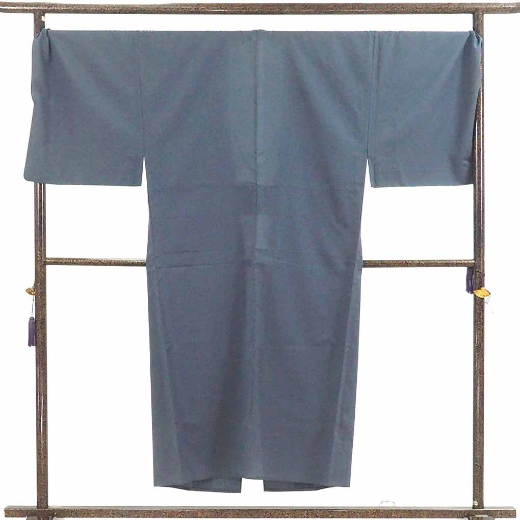 男物着物 リサイクル着物 身丈146cm 裄78cm 前幅27.5cm 後幅31.5cm 袖丈51cm 袖幅39cm メンズ 単衣 無地 裄長 裄LLサイズ 初夏・初秋用 ポリエステル グレー トールサイズ 未使用品 リメイク リユース【ランクS】