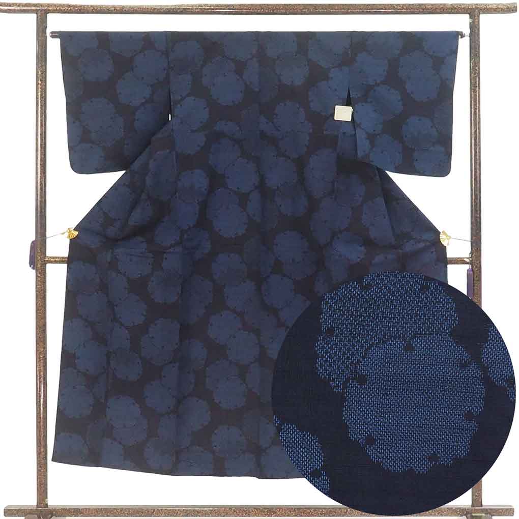 紬 リサイクル着物 身丈150cm 裄64cm 前幅25cm 後幅29cm 袖丈49cm 袖幅34cm レディース 単衣 雪輪 裄Mサイズ 初夏・初秋用 正絹（シルク）ネイビー 美品 リメイク リユース【ランクA】