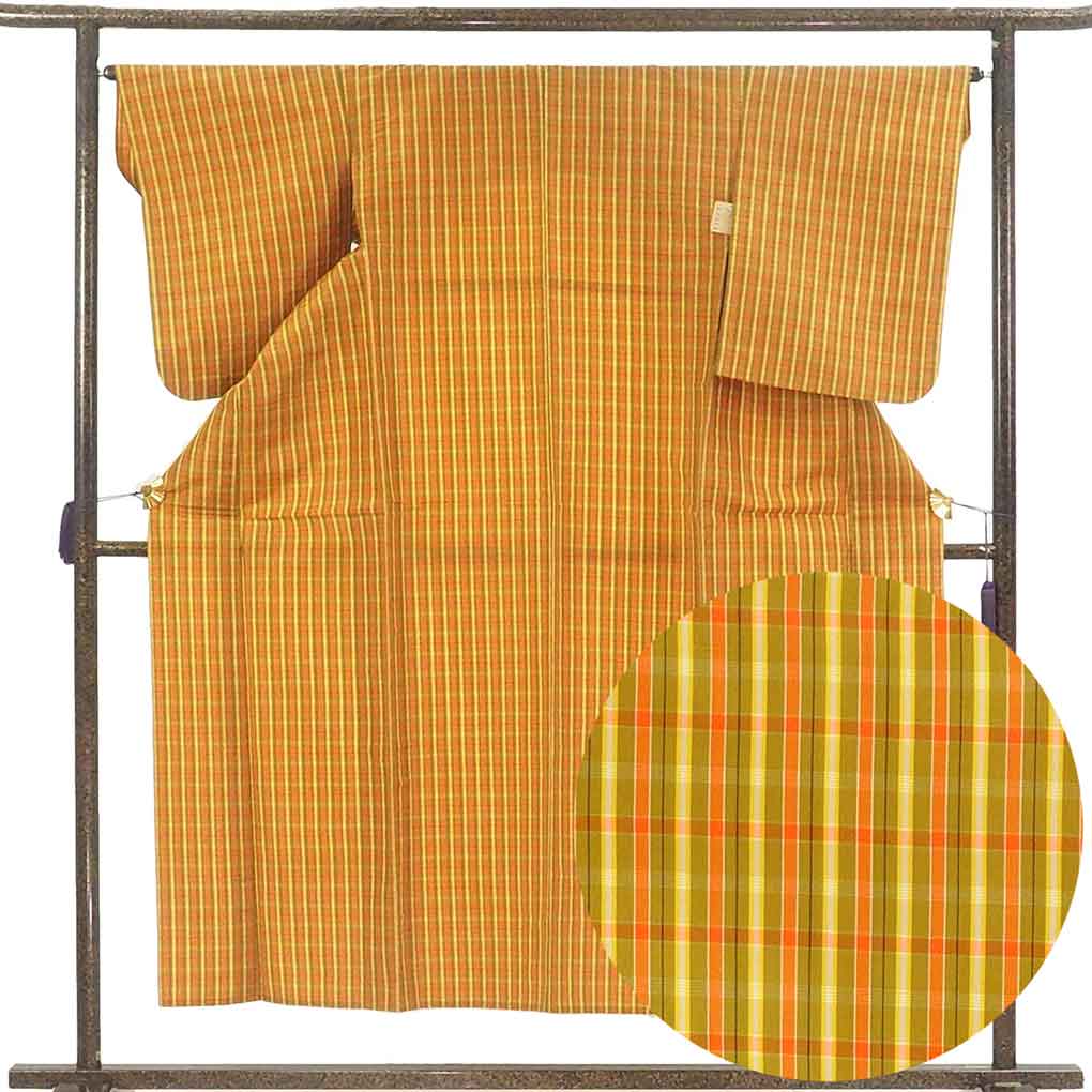 紬 リサイクル着物 身丈153cm 裄65cm 前幅24cm 後幅29cm 袖丈57cm 袖幅33.5cm レディース 単衣 格子 裄Mサイズ 初夏・初秋用 正絹（シルク）イエロー 美品 リメイク リユース【ランクA】
