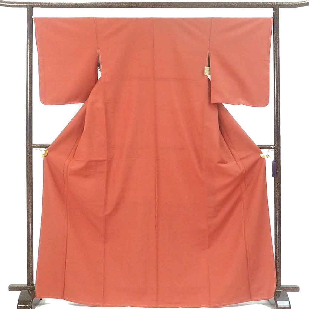 紬 リサイクル着物 身丈170cm 裄68cm 前幅25cm 後幅30cm 袖丈52cm 袖幅34cm レディース 袷 無地 裄長 裄Lサイズ 秋冬春用 正絹（シルク）ピンク トールサイズ 未使用品 リメイク リユース【ランクS】