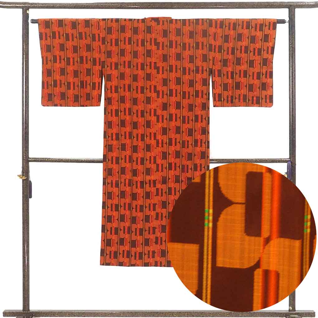 雨コート リサイクル着物 コート丈130cm 裄63cm 袖丈47cm 袖幅32cm レディース 抽象柄 裄Mサイズ 年中着用可 正絹（シルク）オレンジ 未使用品 リメイク リユース【ランクS】