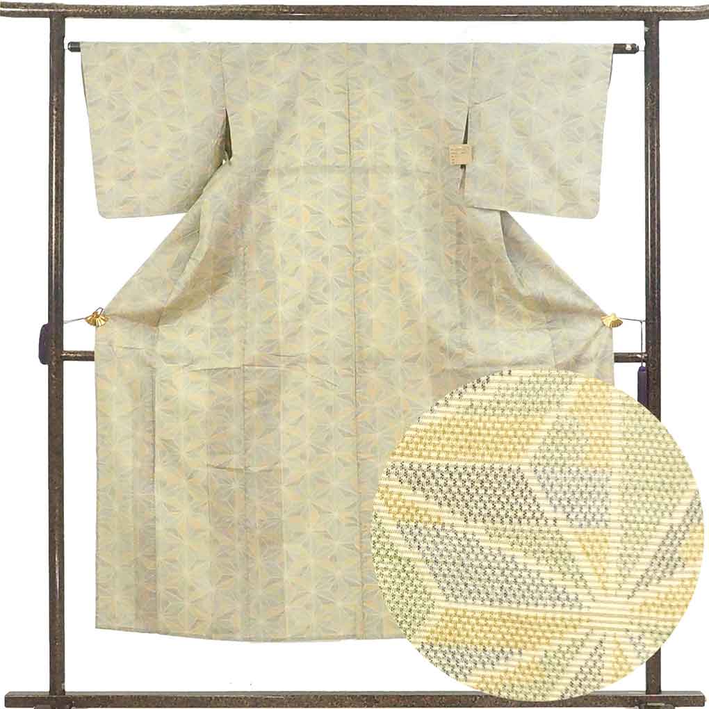 紬 リサイクル着物 身丈150cm 裄63cm 前幅23cm 後幅27cm 袖丈44cm 袖幅32cm レディース 単衣 麻の葉 裄Mサイズ 初夏・初秋用 正絹（シルク）ホワイト やや難 リメイク リユース【ランクB】