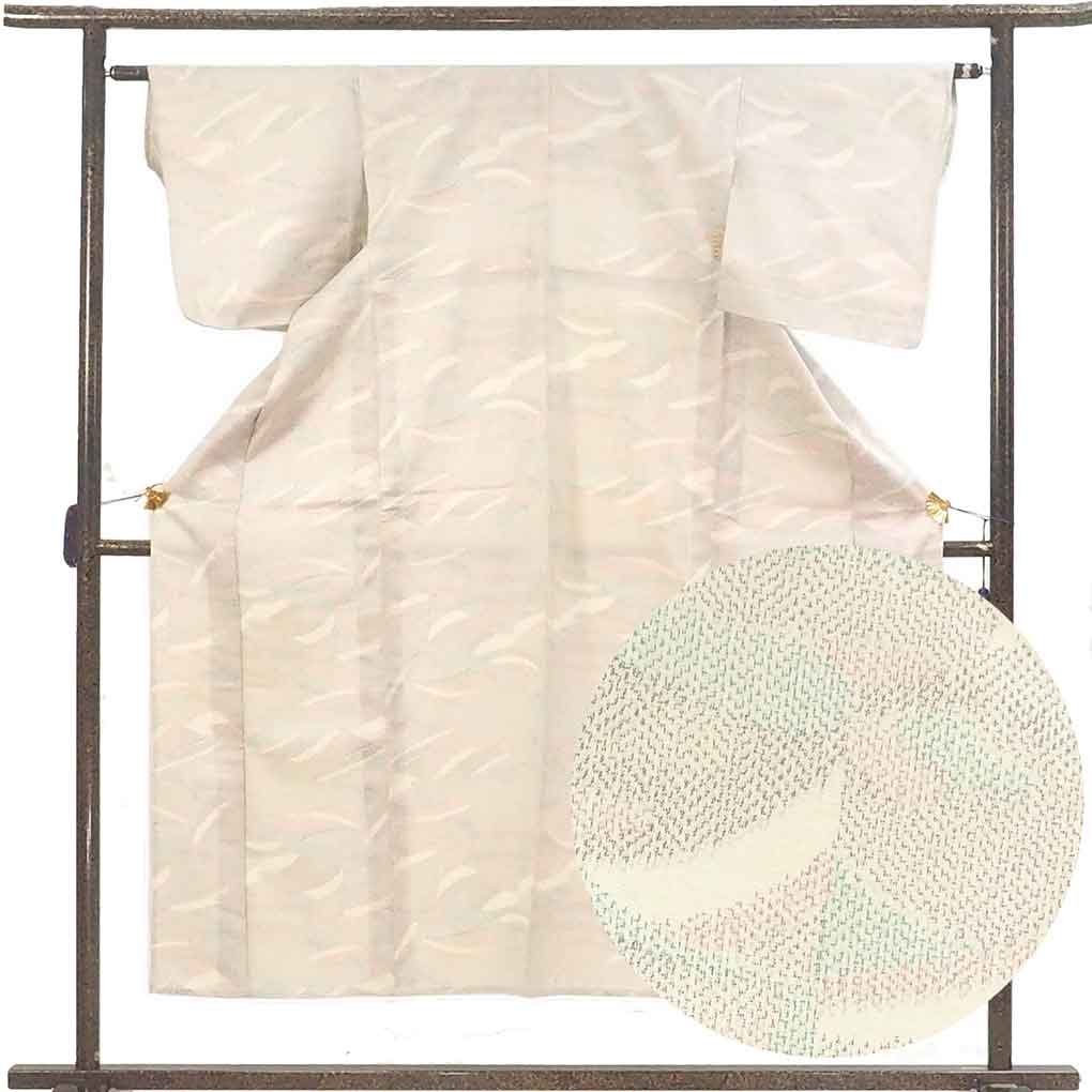 紬 リサイクル着物 身丈151cm 裄62cm 前幅23.5cm 後幅29.5cm 袖丈47cm 袖幅32cm レディース 単衣 連続模様 裄Sサイズ 初夏・初秋用 正絹（シルク）ホワイト やや難 リメイク リユース【ランクB】