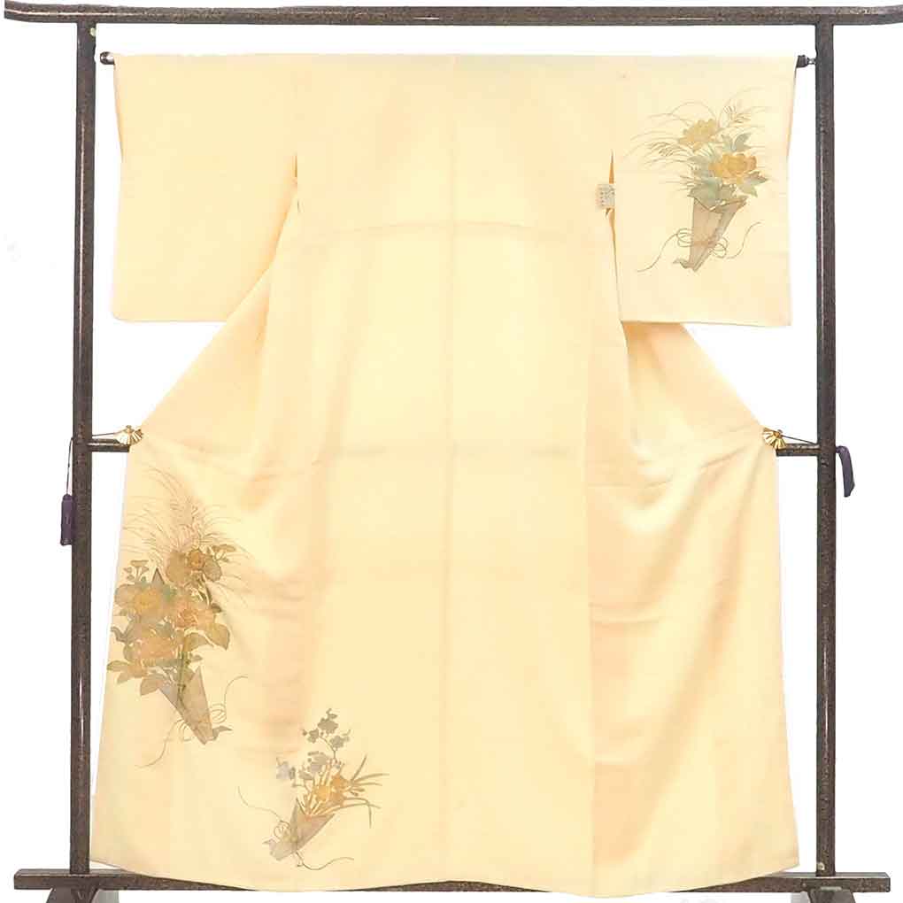 訪問着 リサイクル着物 身丈161cm 裄64cm 前幅24.5cm 後幅28cm 袖丈52cm 袖幅33cm レディース 袷 金彩 裄Mサイズ 秋冬春用 正絹（シルク）イエロー やや難 リメイク リユース【ランクB】