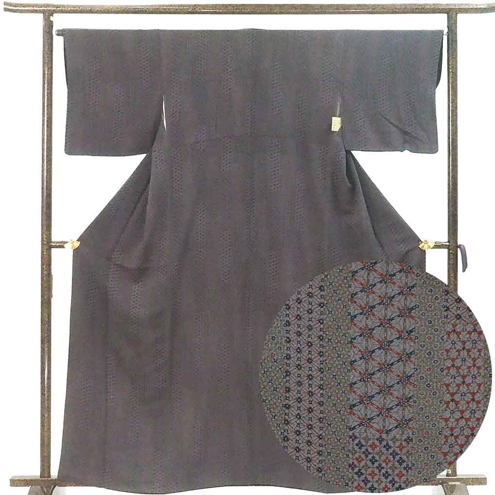 小紋 リサイクル着物 身丈162cm 裄65cm 前幅23cm 後幅30cm 袖丈44cm 袖幅32cm レディース 袷 連続模様 裄Mサイズ 秋冬春用 正絹（シルク）グレー 美品 リメイク リユース【ランクA】
