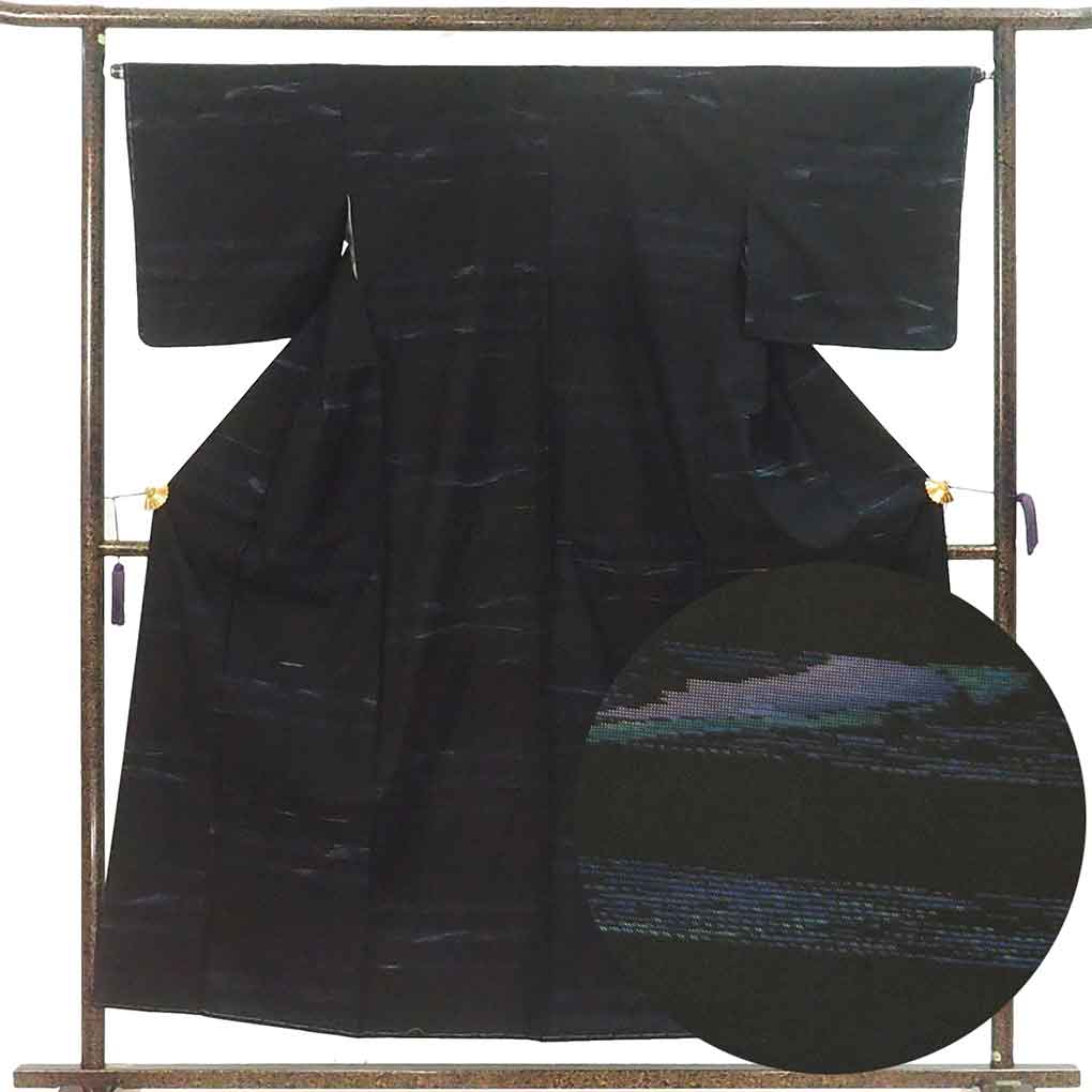 紬 リサイクル着物 身丈154cm 裄65cm 前幅26.5cm 後幅30.5cm 袖丈45cm 袖幅33cm レディース 袷 横段柄 裄Mサイズ 秋冬春用 正絹（シルク）ブラック 未使用品 本場奄美大島紬 リメイク リユース【ランクS】