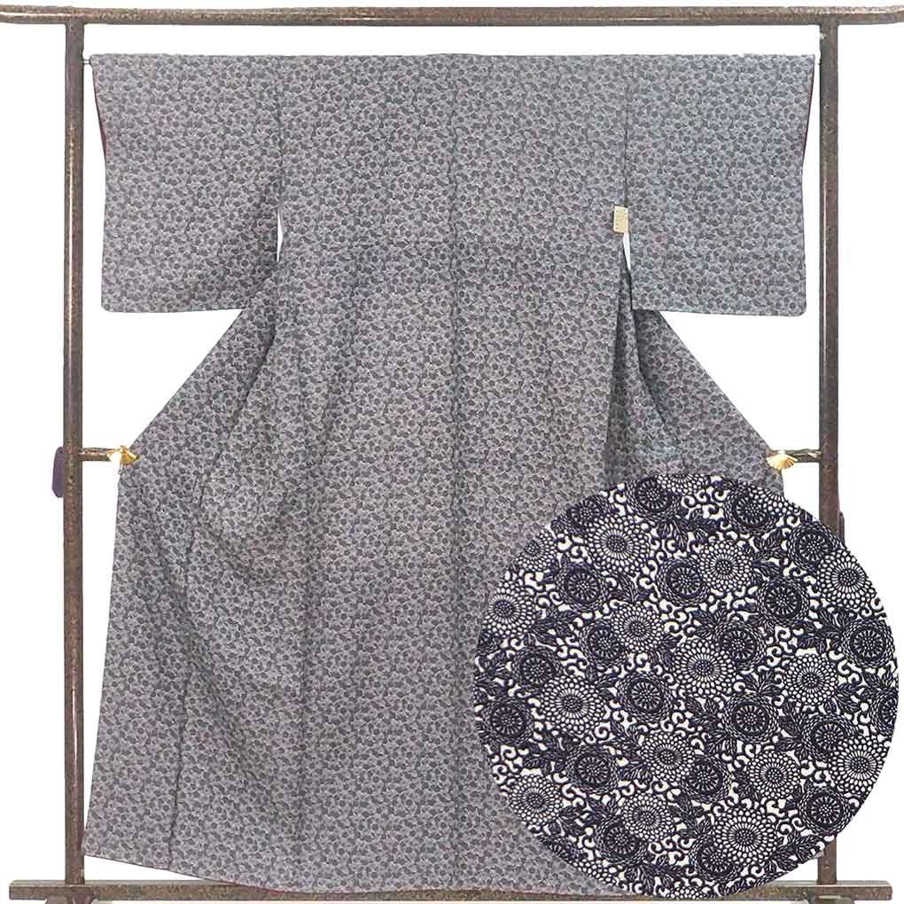 小紋 リサイクル着物 身丈159cm 裄67cm 前幅24.5cm 後幅30cm 袖丈49cm 袖幅33cm レディース 袷 菊 裄長 裄Lサイズ 秋冬春用 正絹（シルク）グレー 美品 リメイク リユース【ランクA】