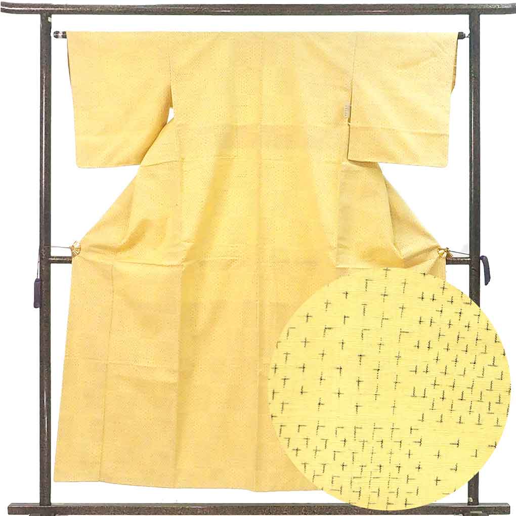 紬 リサイクル着物 身丈154cm 裄63.5cm 前幅24.5cm 後幅30cm 袖丈47cm 袖幅32cm レディース 袷 絣模様 裄Mサイズ 秋冬春用 正絹（シルク）イエロー 未使用品 リメイク リユース【ランクS】