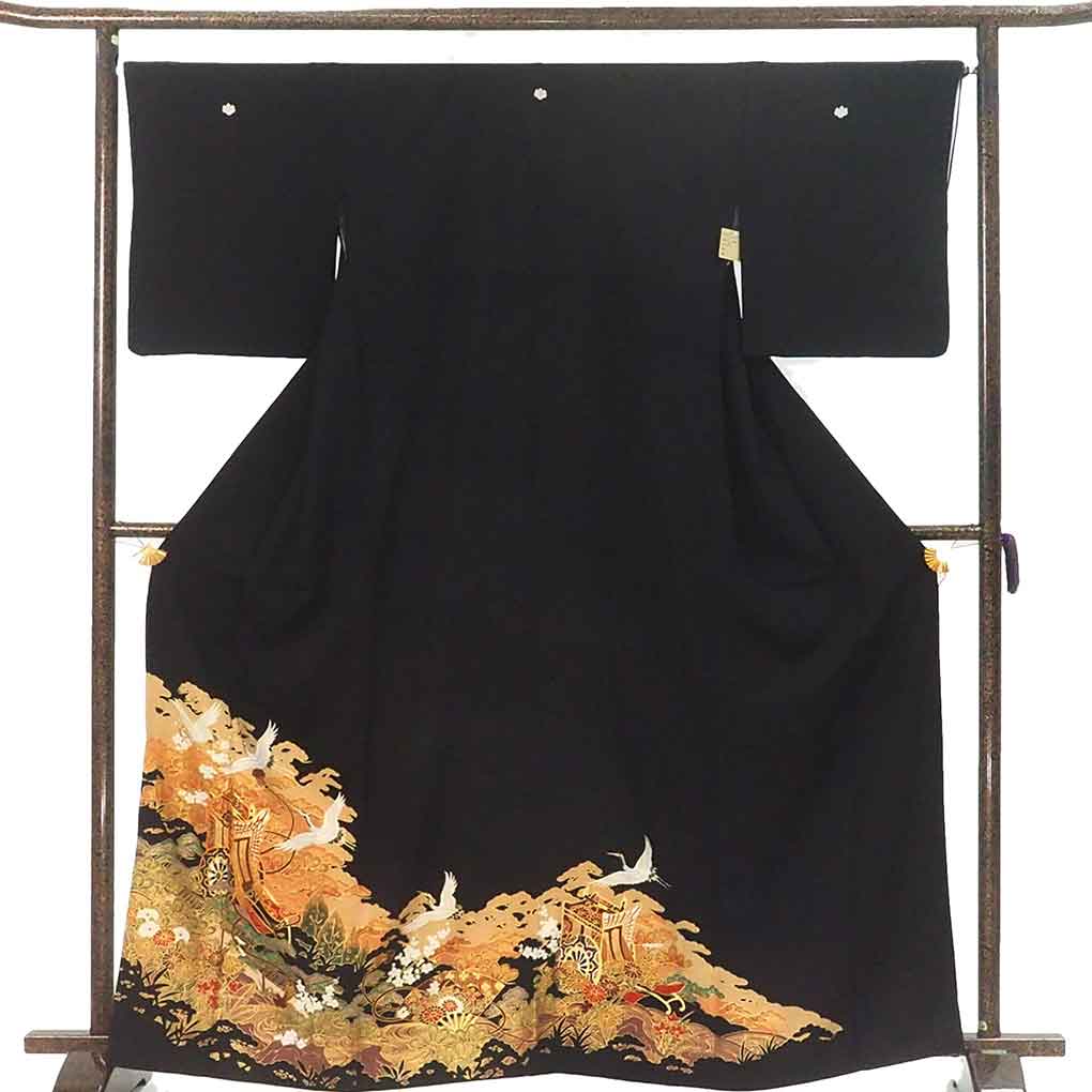 黒留袖 リサイクル着物 身丈165cm 裄66cm 前幅24cm 後幅30cm 袖丈48cm 袖幅33cm レディース 御所車 裄長 裄M-Lサイズ 年中着用可 正絹（シルク）ブラック トールサイズ やや難 リメイク リユース【ランクB】