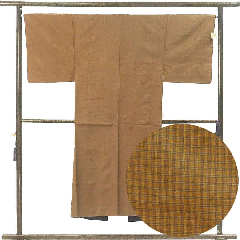 男物着物 リサイクル着物 身丈141cm 裄67cm 前幅25cm 後幅30.5cm 袖丈49cm 袖幅33cm メンズ 袷 格子 裄長 裄Lサイズ 秋冬春用 正絹（シルク）ブラウン 未使用品 リメイク リユース【ランクS】