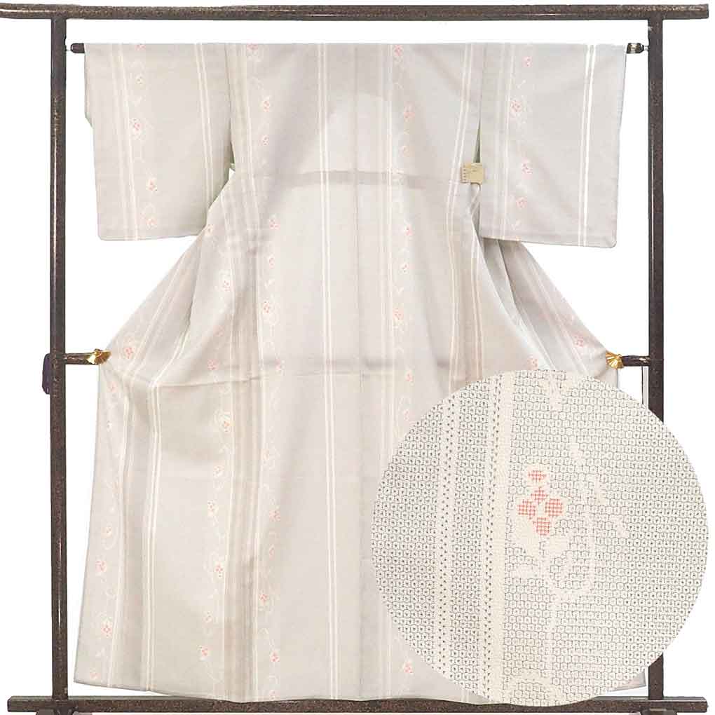 紬 リサイクル着物 身丈160cm 裄64cm 前幅25cm 後幅31cm 袖丈49cm 袖幅33cm レディース 単衣 花柄 裄Mサイズ 初夏・初秋用 正絹（シルク）ホワイト 未使用品 リメイク リユース【ランクS】