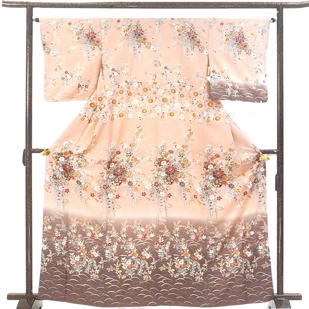 訪問着 リサイクル着物 身丈166cm 裄64cm 前幅22.5cm 後幅29cm 袖丈49cm 袖幅33cm レディース 袷 花車 裄Mサイズ 秋冬春用 正絹（シルク）ピンク トールサイズ 未使用品 リメイク リユース【ランクS】