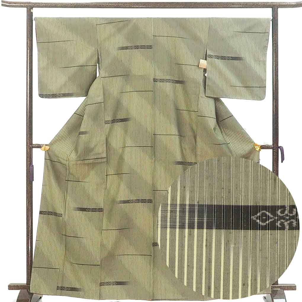 紬 リサイクル着物 身丈167cm 裄67cm 前幅24.5cm 後幅30cm 袖丈49cm 袖幅34cm レディース 袷 縞 裄長 裄Lサイズ 秋冬春用 正絹（シルク）グリーン トールサイズ 未使用品 リメイク リユース【ランクS】