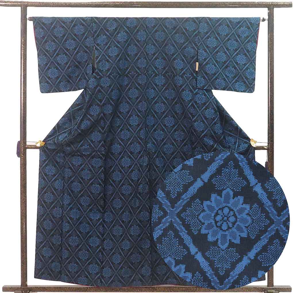 紬 リサイクル着物 身丈160cm 裄64cm 前幅23.5cm 後幅29.5cm 袖丈45cm 袖幅33cm レディース 袷 花柄 裄Mサイズ 秋冬春用 正絹（シルク）ブラック 美品 村山大島 リメイク リユース【ランクA】