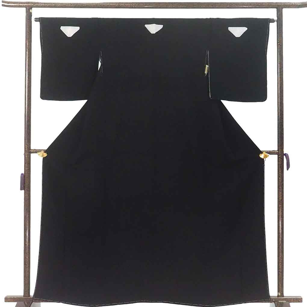 喪服（黒紋付） リサイクル着物 身丈163cm 裄65cm 前幅23cm 後幅30cm 袖丈47cm 袖幅33cm レディース 袷 無地 裄Mサイズ 秋冬春用 正絹（シルク）ブラック 未使用品 リメイク リユース【ランクS】