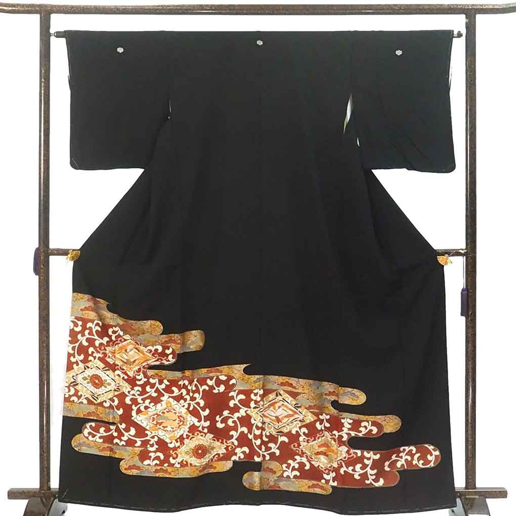 黒留袖 リサイクル着物 身丈164cm 裄65cm 前幅24cm 後幅29cm 袖丈49cm 袖幅32.5cm レディース 霞 裄Mサイズ 年中着用可 正絹（シルク）ブラック トールサイズ 未使用品 リメイク リユース【ランクS】