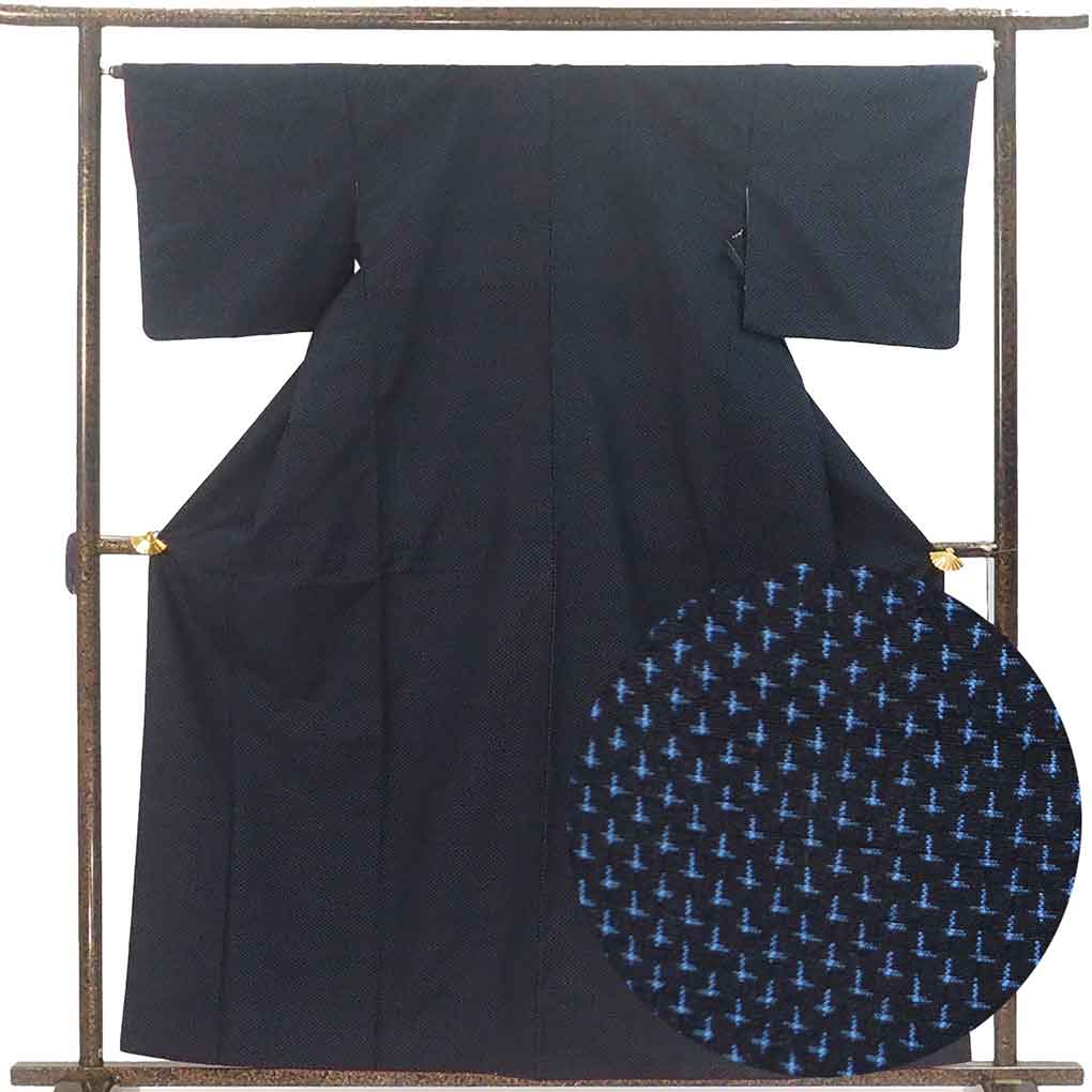紬 リサイクル着物 身丈160cm 裄65cm 前幅24cm 後幅29cm 袖丈45cm 袖幅33cm レディース 袷 絣模様 裄Mサイズ 秋冬春用 正絹（シルク）ネイビー 美品 リメイク リユース【ランクA】