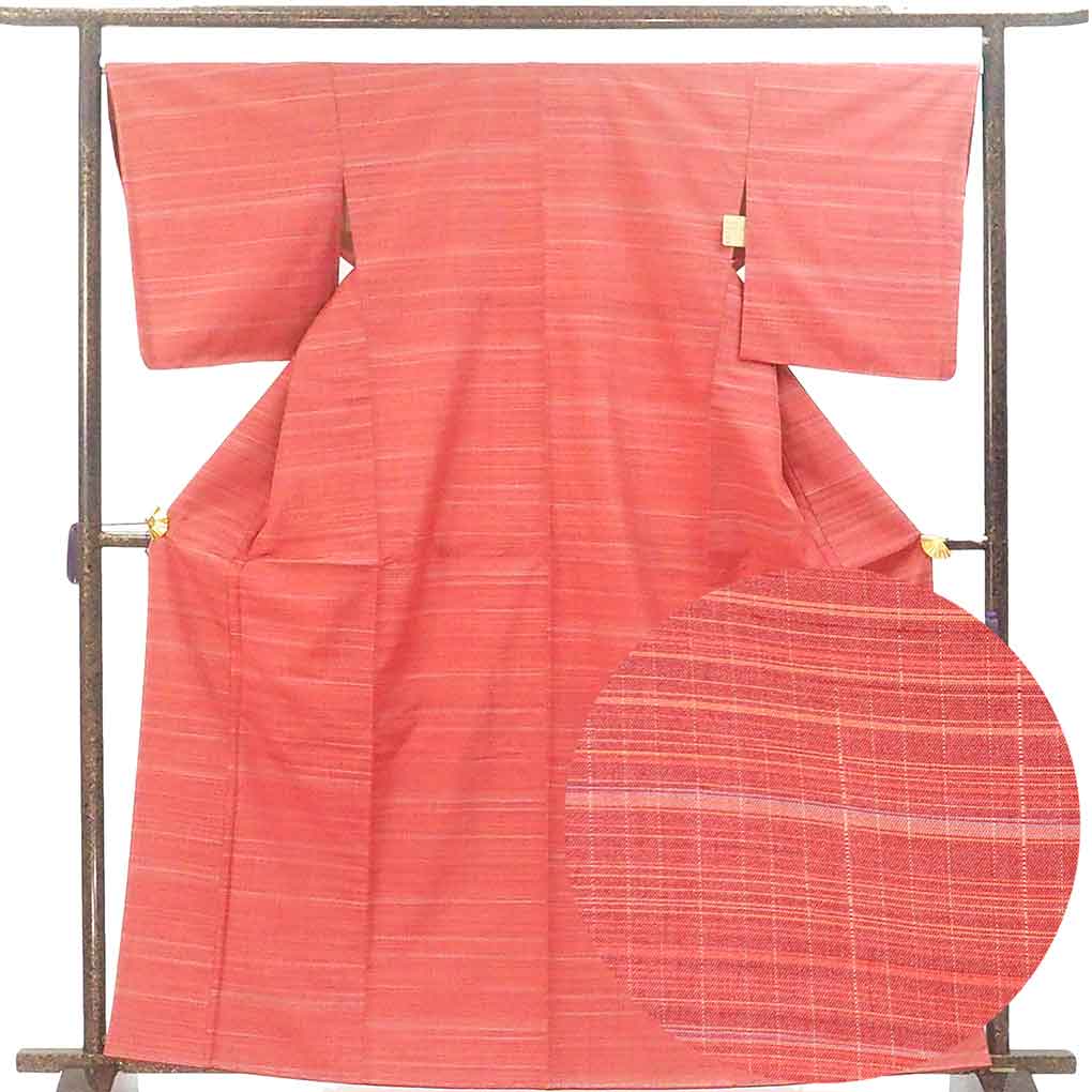 紬 リサイクル着物 身丈164cm 裄67cm 前幅24.5cm 後幅30cm 袖丈50cm 袖幅34cm レディース 袷 横段柄 裄長 裄Lサイズ 秋冬春用 正絹（シルク）レッド トールサイズ 未使用品 リメイク リユース【ランクS】