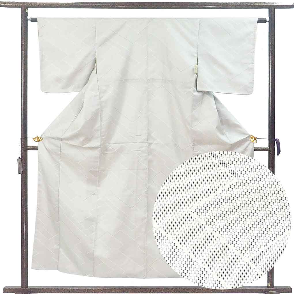 紬 リサイクル着物 身丈154cm 裄62cm 前幅22cm 後幅28.5cm 袖丈45cm 袖幅32cm レディース 袷 絣模様 裄Sサイズ 秋冬春用 正絹（シルク）ホワイト 未使用品 リメイク リユース【ランクS】