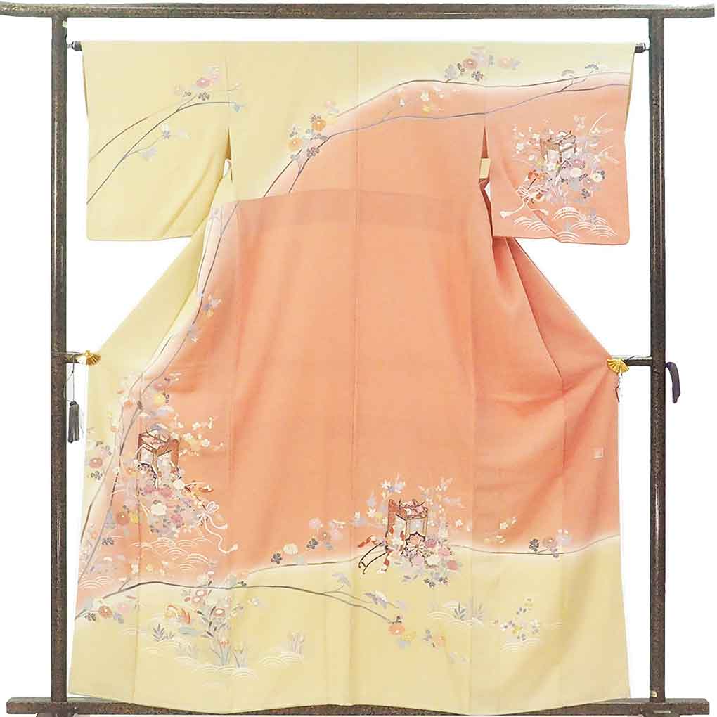 訪問着 リサイクル着物 身丈160cm 裄64cm 前幅22.5cm 後幅29.5cm 袖丈49cm 袖幅33cm レディース 袷 御所車 裄Mサイズ 秋冬春用 正絹（シルク）ピンク やや難 リメイク リユース【ランクB】