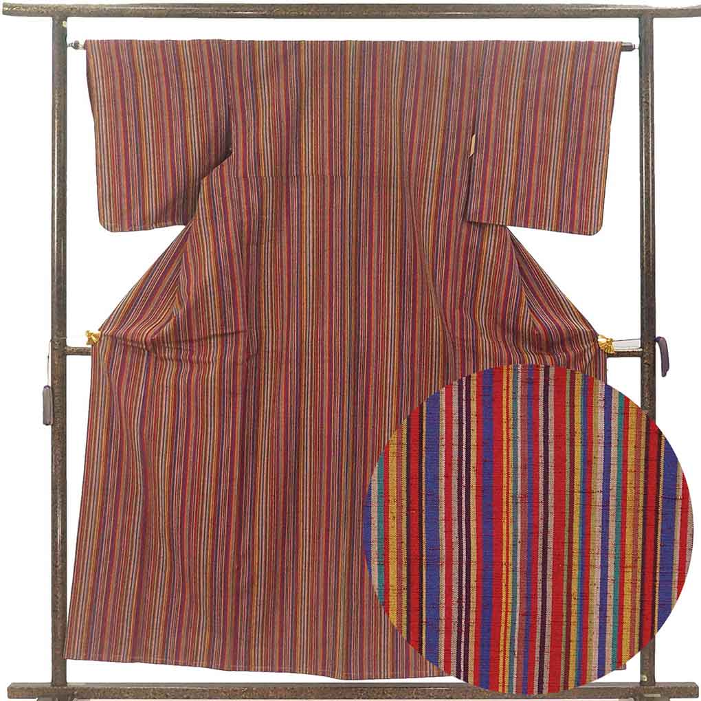 紬 リサイクル着物 身丈157cm 裄63cm 前幅24cm 後幅29cm 袖丈49cm 袖幅32cm レディース 袷 縞 裄Mサイズ 秋冬春用 正絹（シルク）レッド 未使用品 リメイク リユース【ランクS】