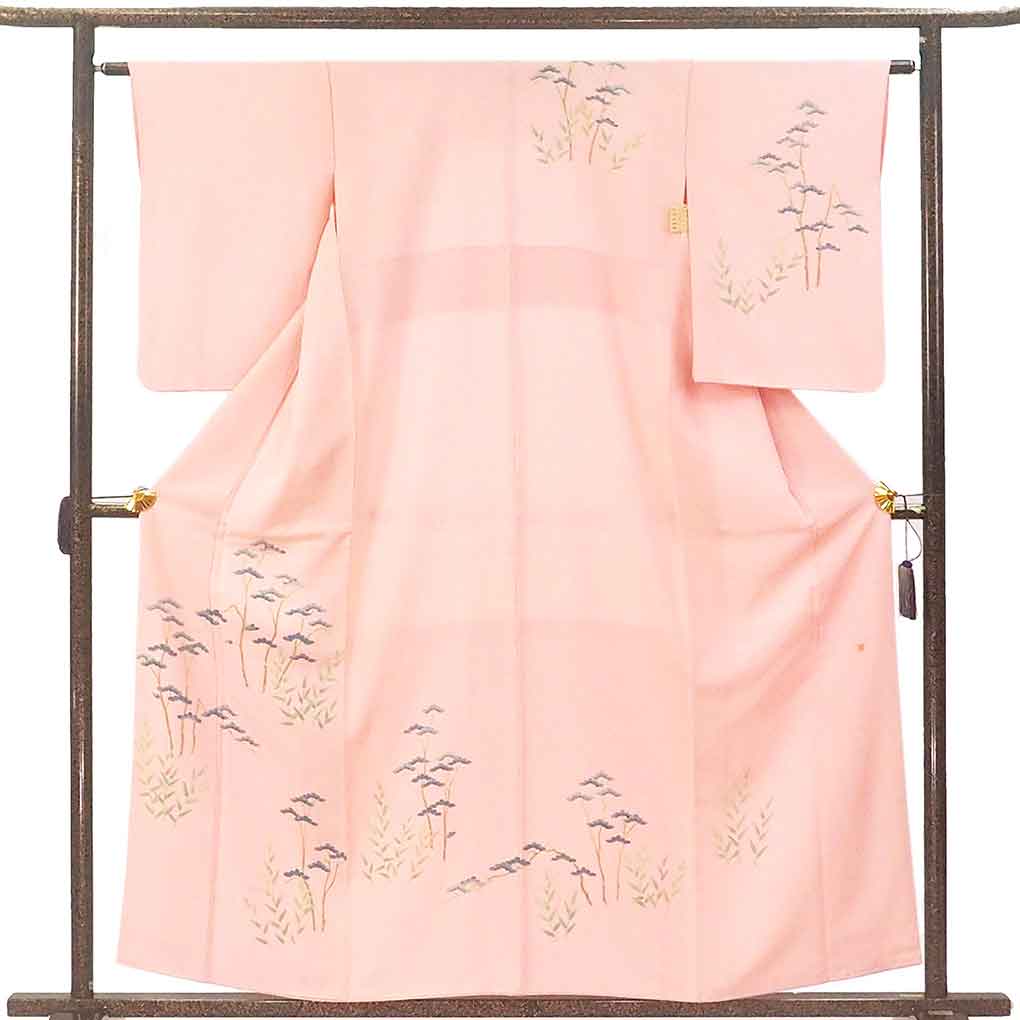 訪問着 リサイクル着物 身丈159cm 裄63cm 前幅22.5cm 後幅29cm 袖丈56cm 袖幅32cm レディース 袷 松 裄Mサイズ 秋冬春用 正絹（シルク）ピンク 美品 作家もの リメイク リユース【ランクA】