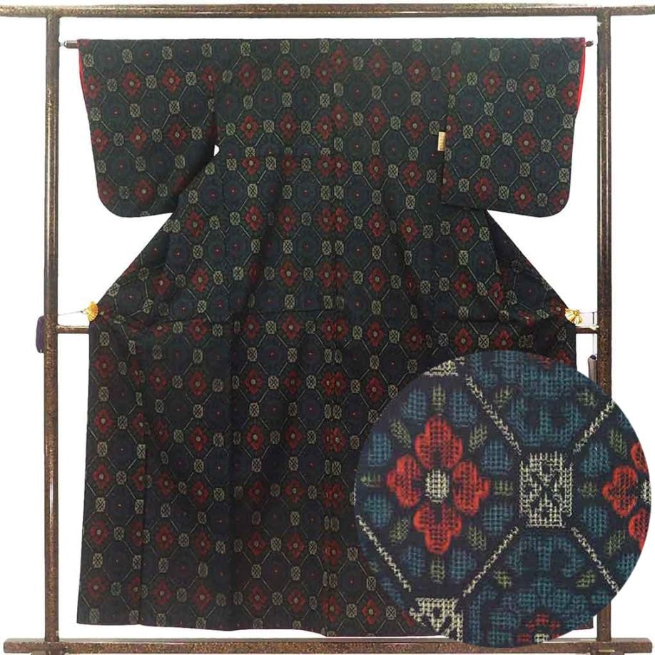 紬アンサンブル リサイクル着物 羽織(コート）丈79cm 身丈158cm 裄64cm 前幅24cm 後幅29.5cm 袖丈49cm 袖幅32cm レディース 袷 花柄 裄Mサイズ 秋冬春用 正絹（シルク）ブラック 美品 リメイク リユース【ランクA】