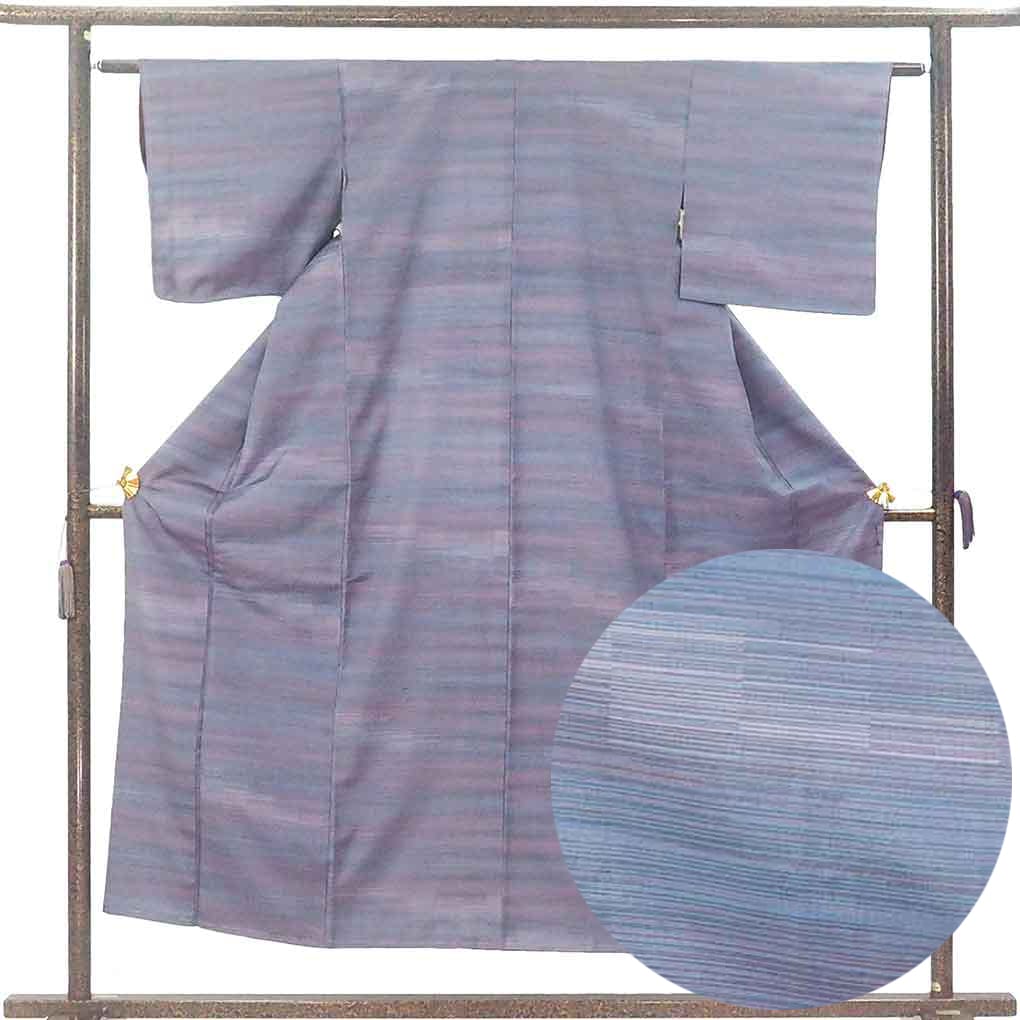 紬 リサイクル着物 身丈150cm 裄61cm 前幅22.5cm 後幅28.5cm 袖丈44cm 袖幅32cm レディース 袷 横段柄 裄Sサイズ 秋冬春用 正絹（シルク）パープル やや難 リメイク リユース【ランクB】